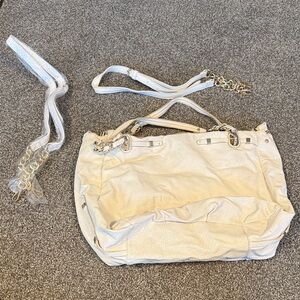 Elegant White Leather Handbag